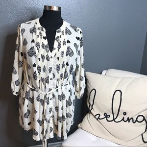 Melissa McCarthy white blouse with black hearts size 2X